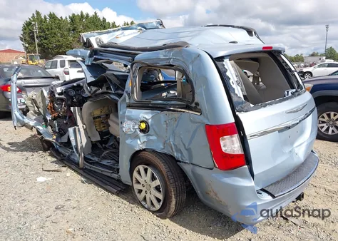 2013 Chrysler Town & Country Touring z USA, uszkodzony, nr VIN 2C4RC1BGXDR747700